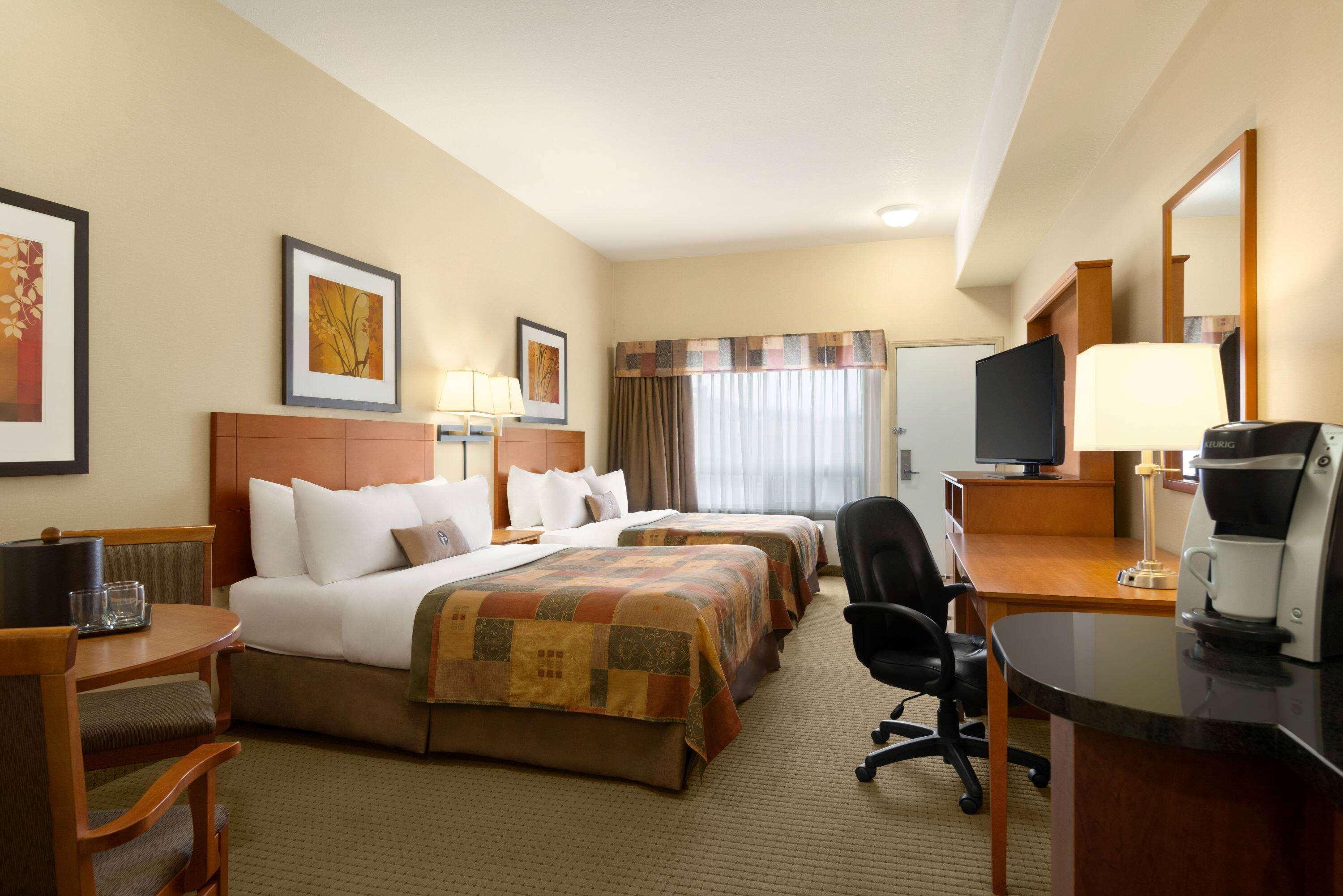 Ramada By Wyndham Drayton Valley Екстер'єр фото