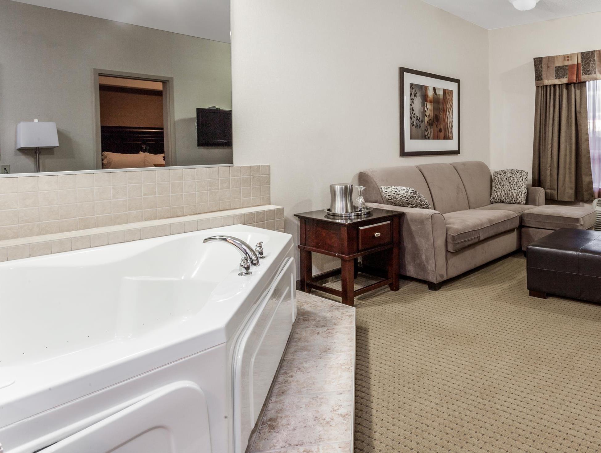 Ramada By Wyndham Drayton Valley Екстер'єр фото