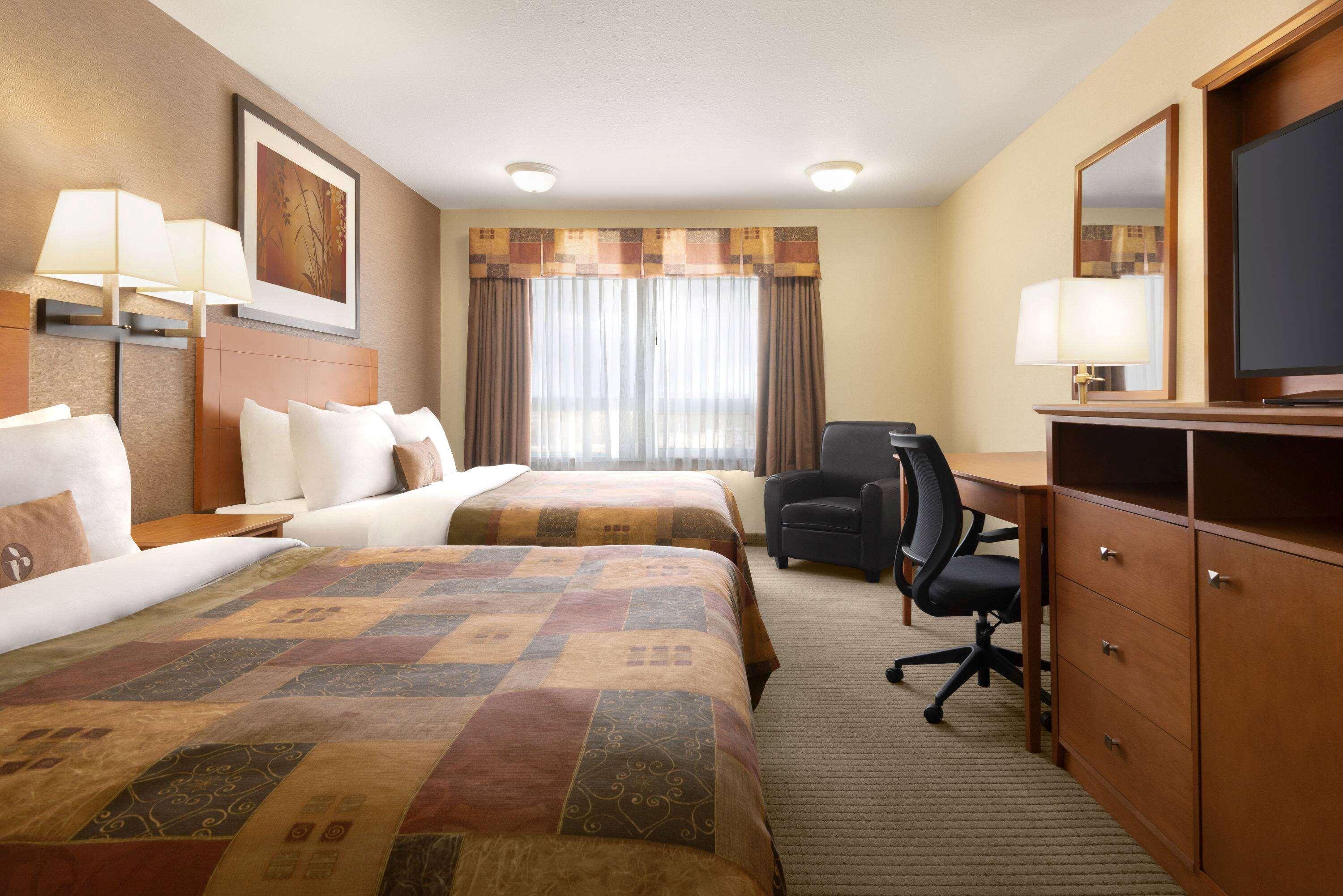 Ramada By Wyndham Drayton Valley Екстер'єр фото