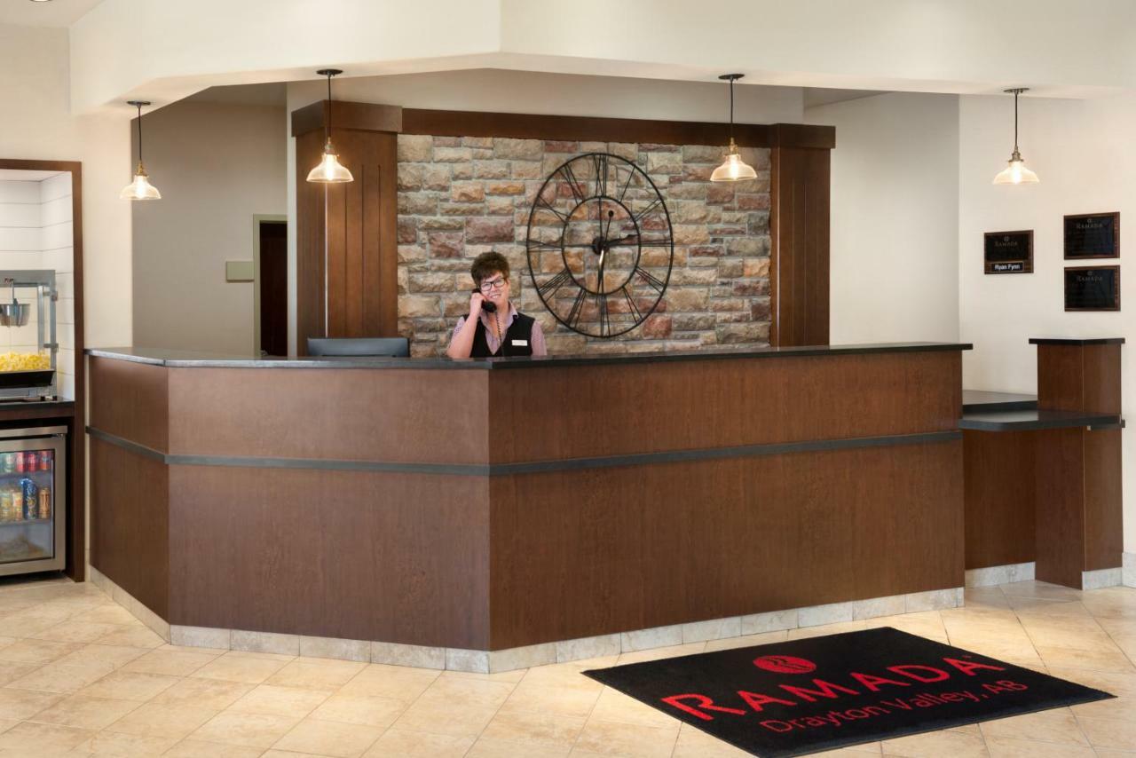 Ramada By Wyndham Drayton Valley Екстер'єр фото